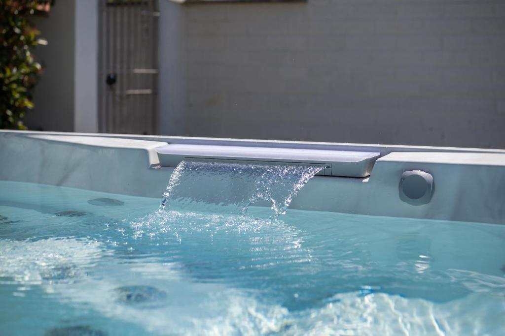 Luxury villa suite, Jacuzzi pool & garden Ostia Rome