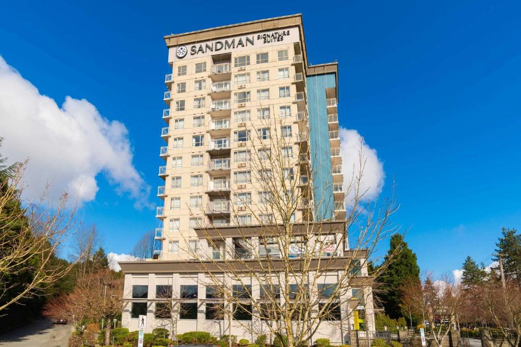 Sandman Signature Surrey-Guildford Suites photo