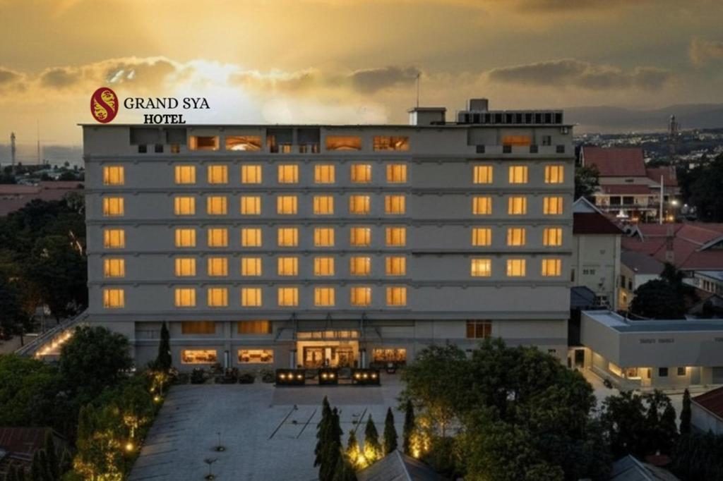 a rendering of a grand spa hotel at sunset at Grand Sya Hotel in Palu