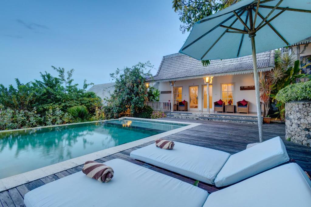 an image of a villa with a swimming pool at Villa Olala Penida in Nusa Penida