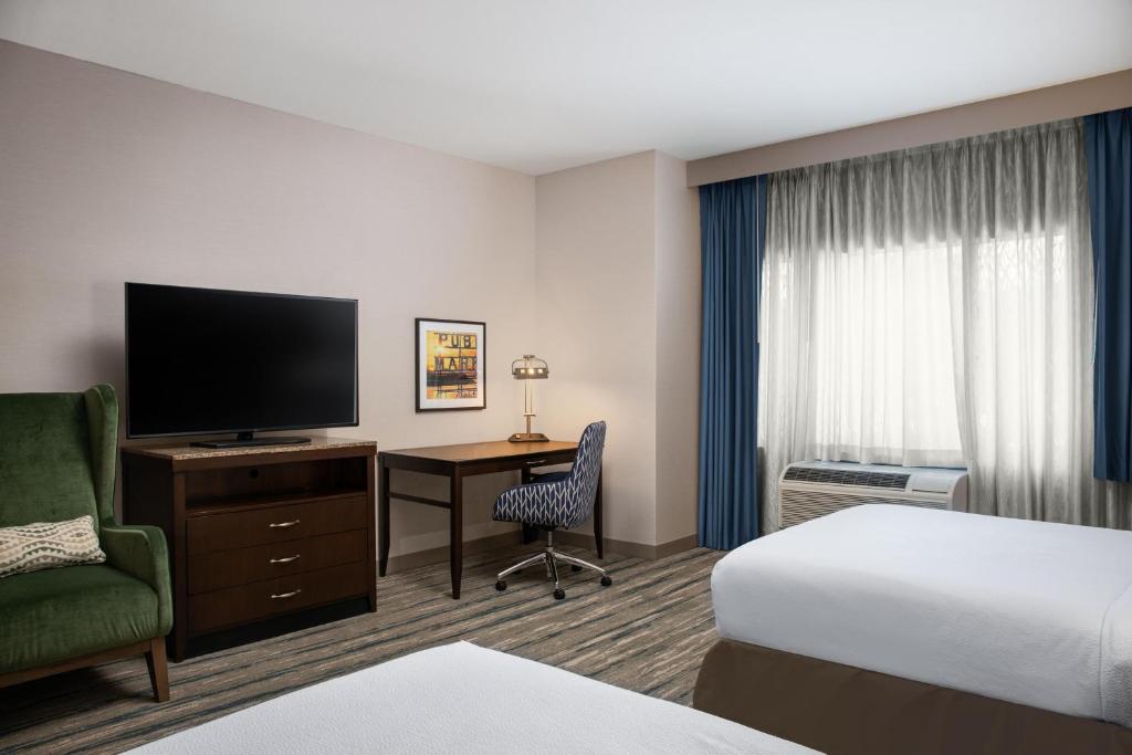 Hilton Garden Inn Seattle Downtown photo