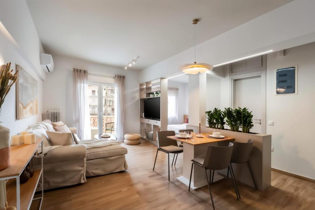 Glamorous 4th FL Apt in Kolonaki 6 min to Syntagma
