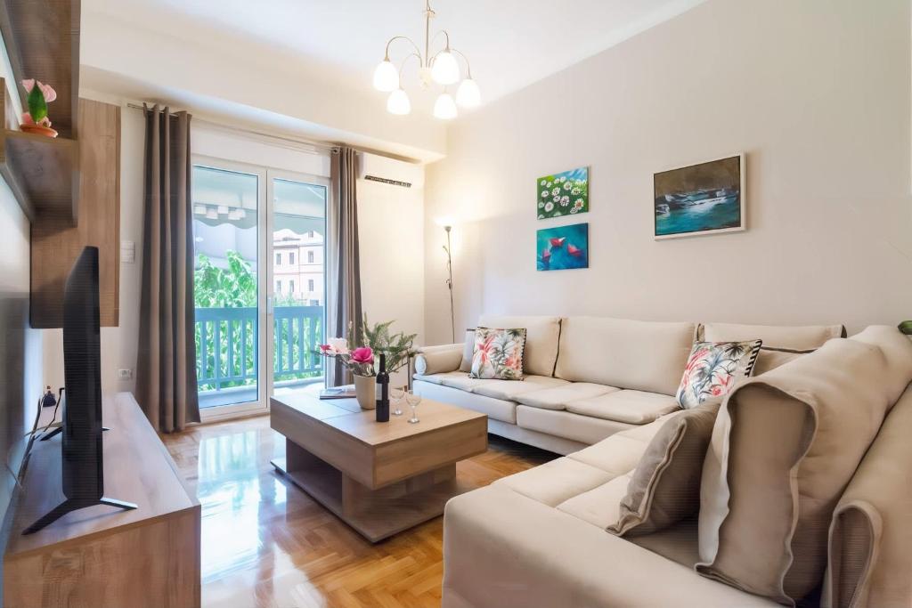 Acropolis View 2BD Apt next to Museum & Metro