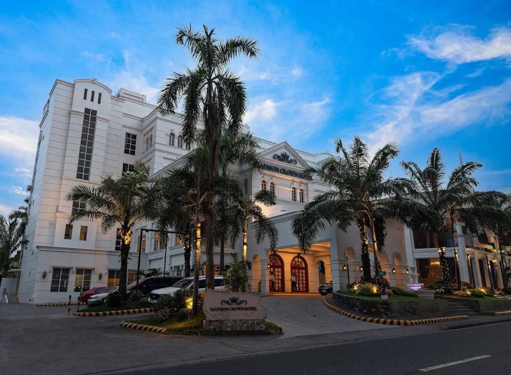 Madison Crown Hotel