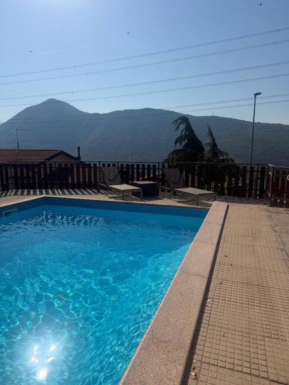 Montira-Lago&Monti