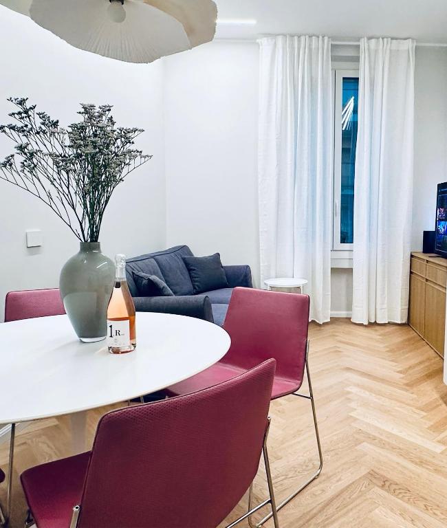 DESIGN SUITES MILANO SOLARI NAVIGLI FASHION DISTRICT 18min walk from the City Centre