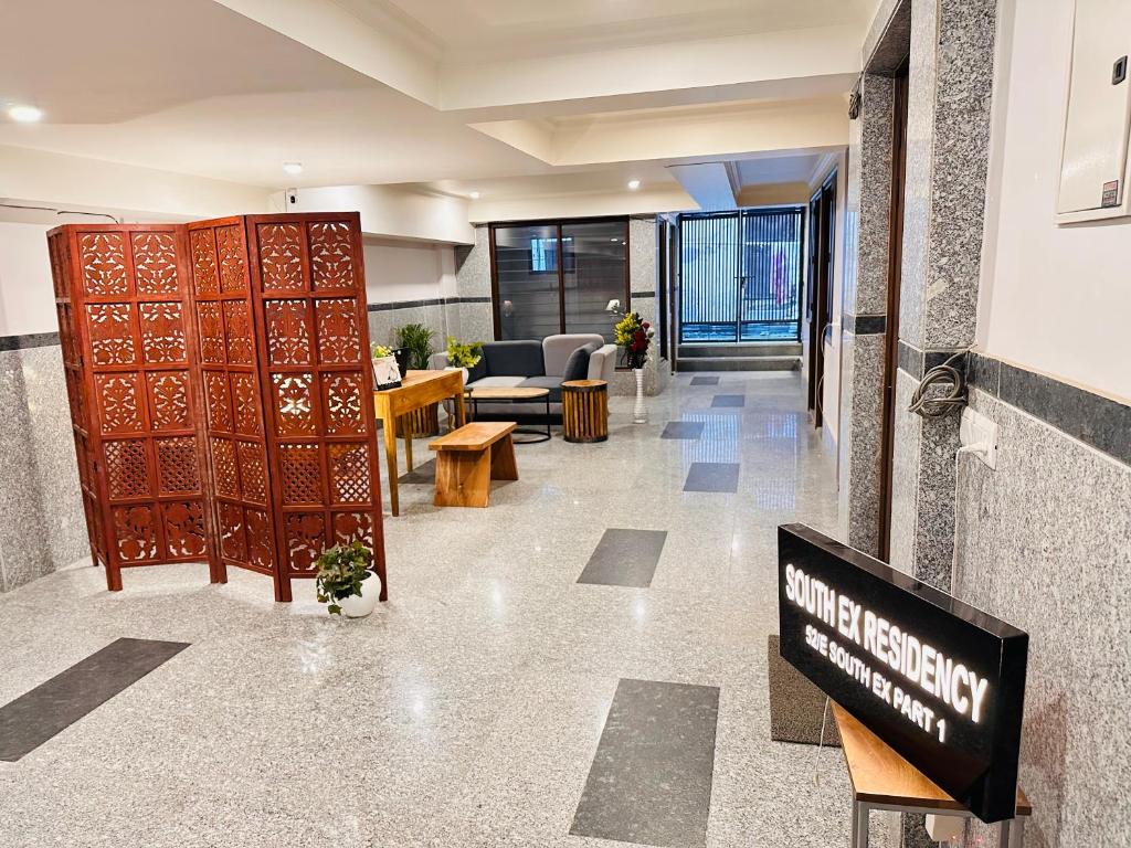 لابی و فضای عمومی South Ex Residency South Extension New Delhi Coupe Friendly - تصویر ۵