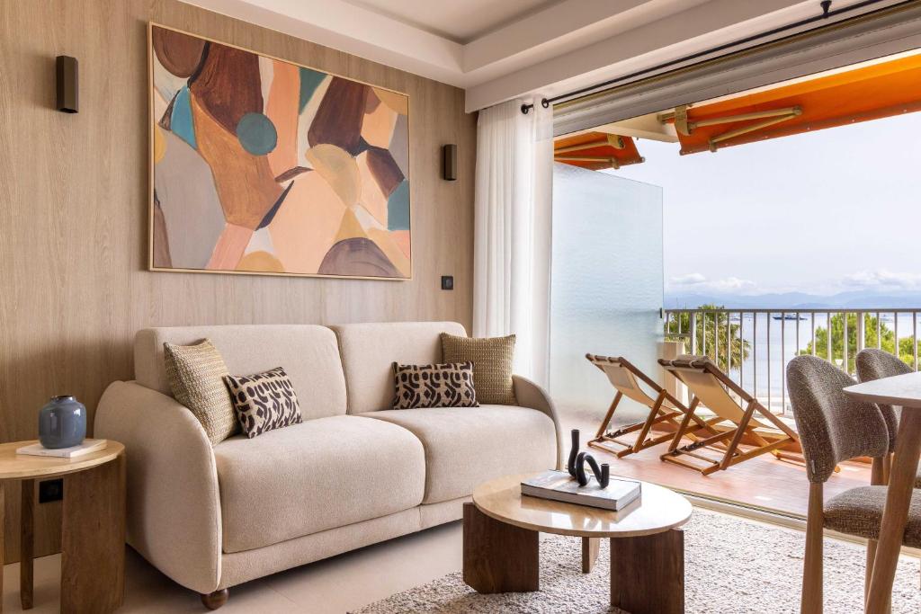 1BDR 4P flat with stunning sea views