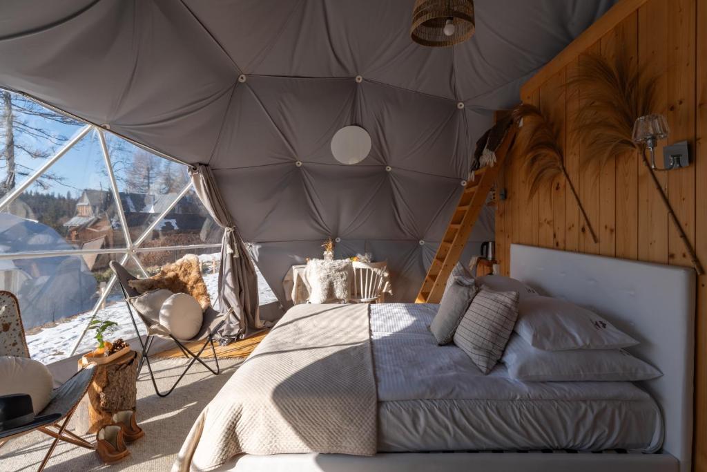 Posezení v ubytování Tatra Glamp Bukowina Tatrzańska - Sieć noclegowa Tatra Glamp