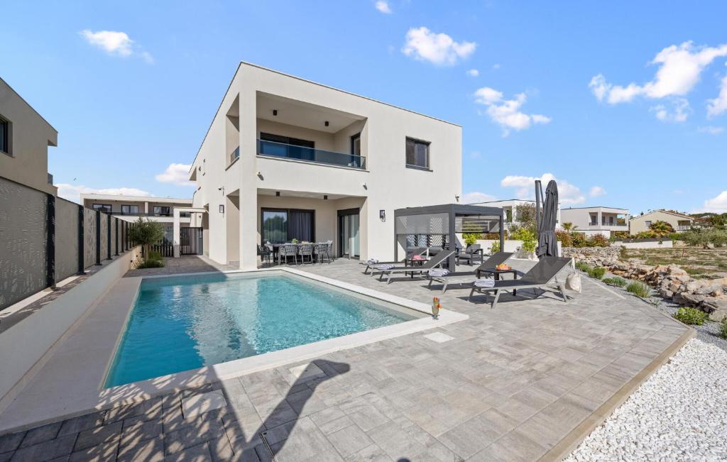 Awesome Home In Vodice