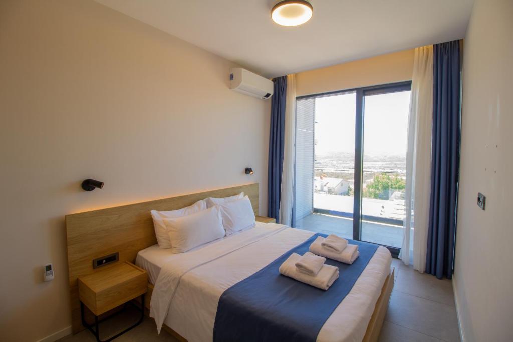 Royal Blue Resort & Residences - Superior Apartment With Sea View
