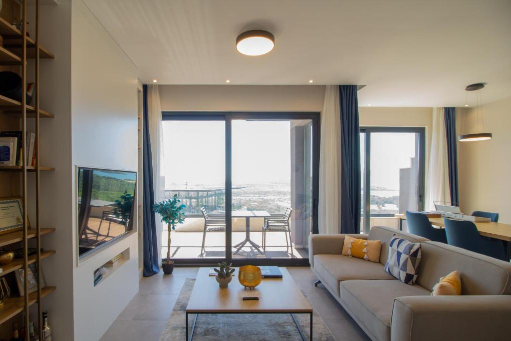 Royal Blue Resort & Residences - Penthouse Apartment