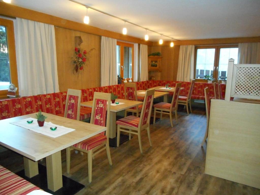 A seating area at Pension Sonnenhof