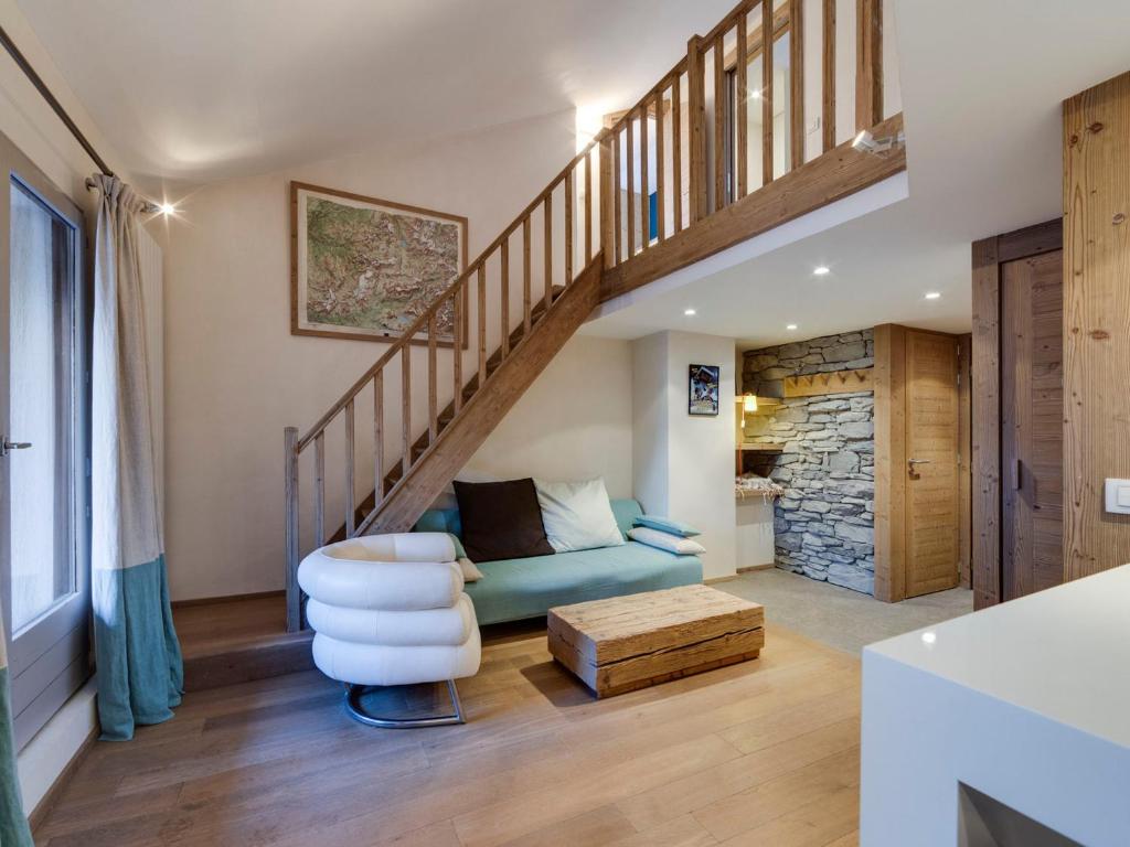 Appartement Duplex Rénové: 3 Pièces, 40m², Parking, Proche Centre Val d'Isère