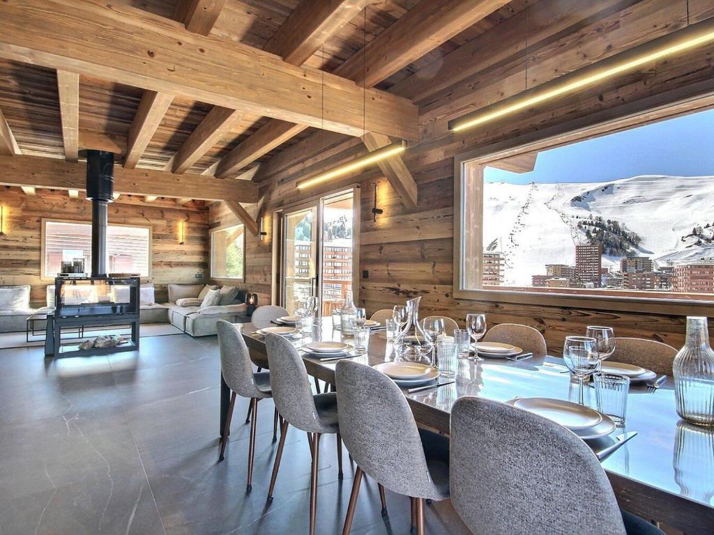 Chalet neuf avec jacuzzi et sauna
