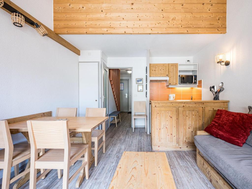 Studio avec mezzanine, balcon, parking proche pistes Val-d'Isère – photo 4