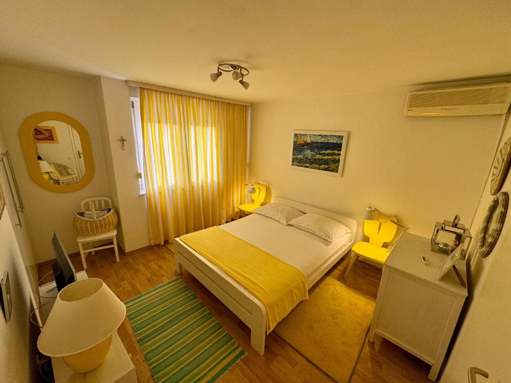 Yellow Lily Mostar Apartman - Studio Mit Balkon