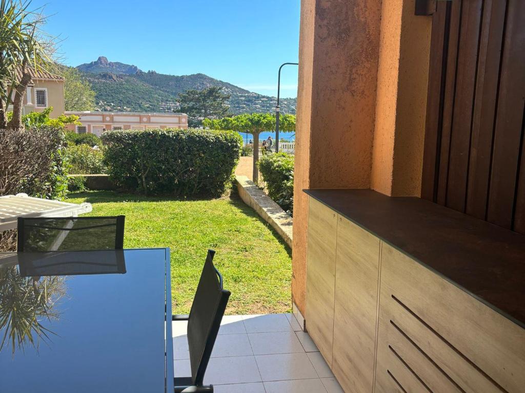 Cap Esterel: 2 pièces RDC avec terrasse, climatisation