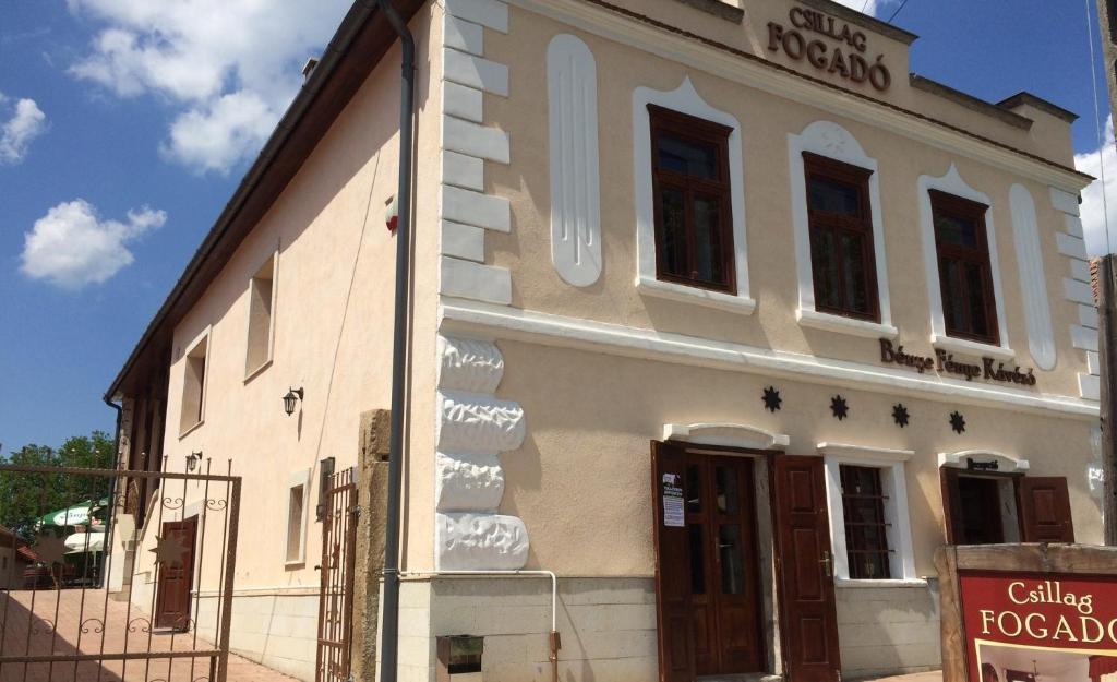 Budova, kde se bed and breakfast nachází