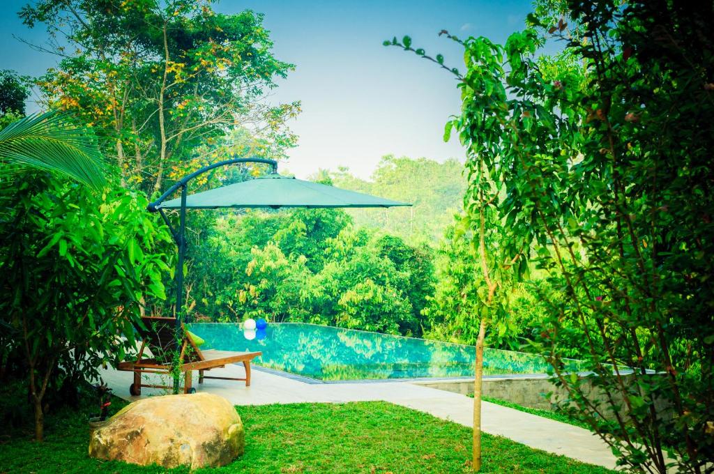Kolam renang di atau dekat dengan Garcinia Leaf