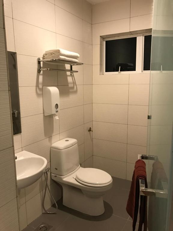 Koupelna v ubytování Brezza Hotel Sitiawan