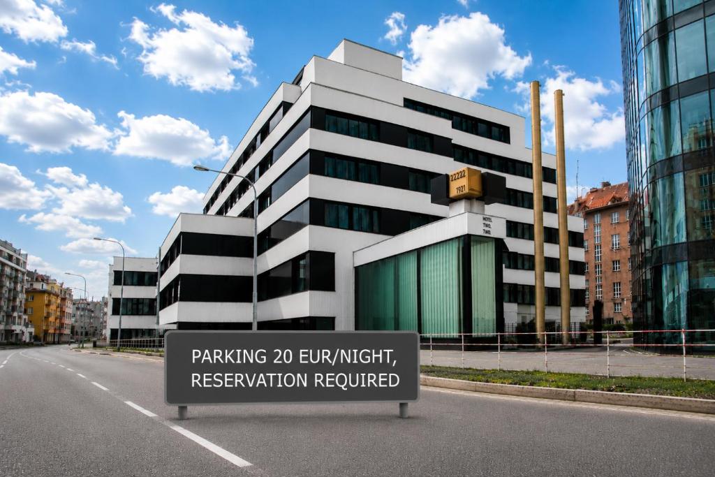 Post 120 Suites