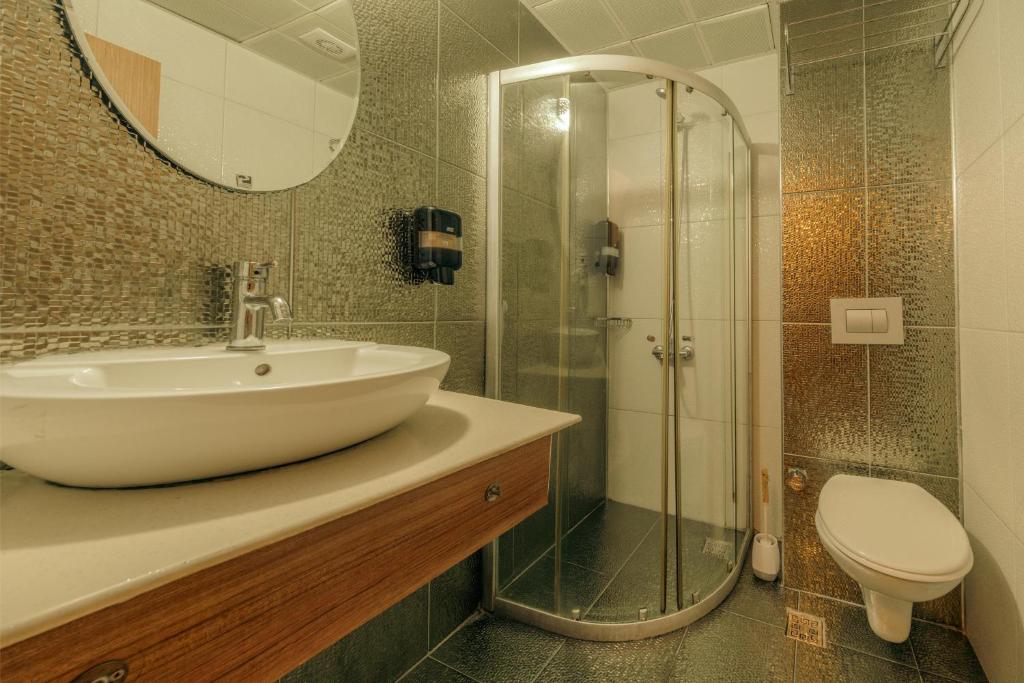 Novis Hotel Cleopatra - Budget Tweepersoonskamer Met 2 Aparte Bedden