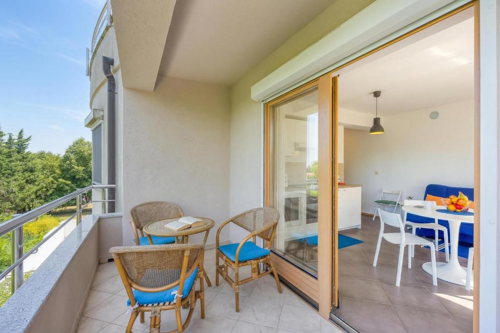 Apt Good Life | Walk to Beach - Happy Rentals