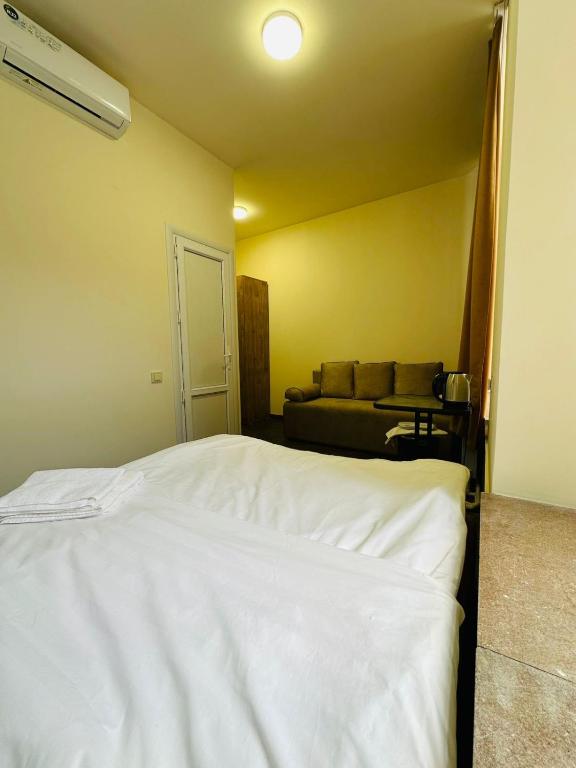لابی و فضای عمومی Mini hotel in centre - تصویر ۵