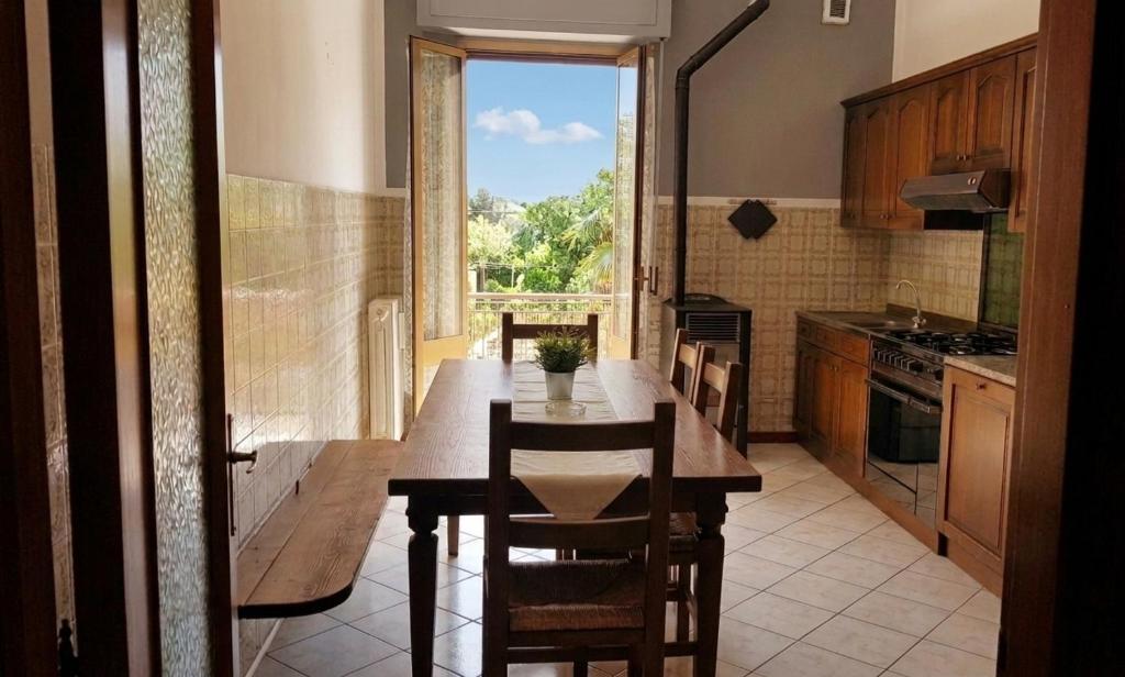 VAL D'ORCIA DELUXE 1 ELEGANTE CASA immersa nel verde con WiFi, giardino e parcheggio