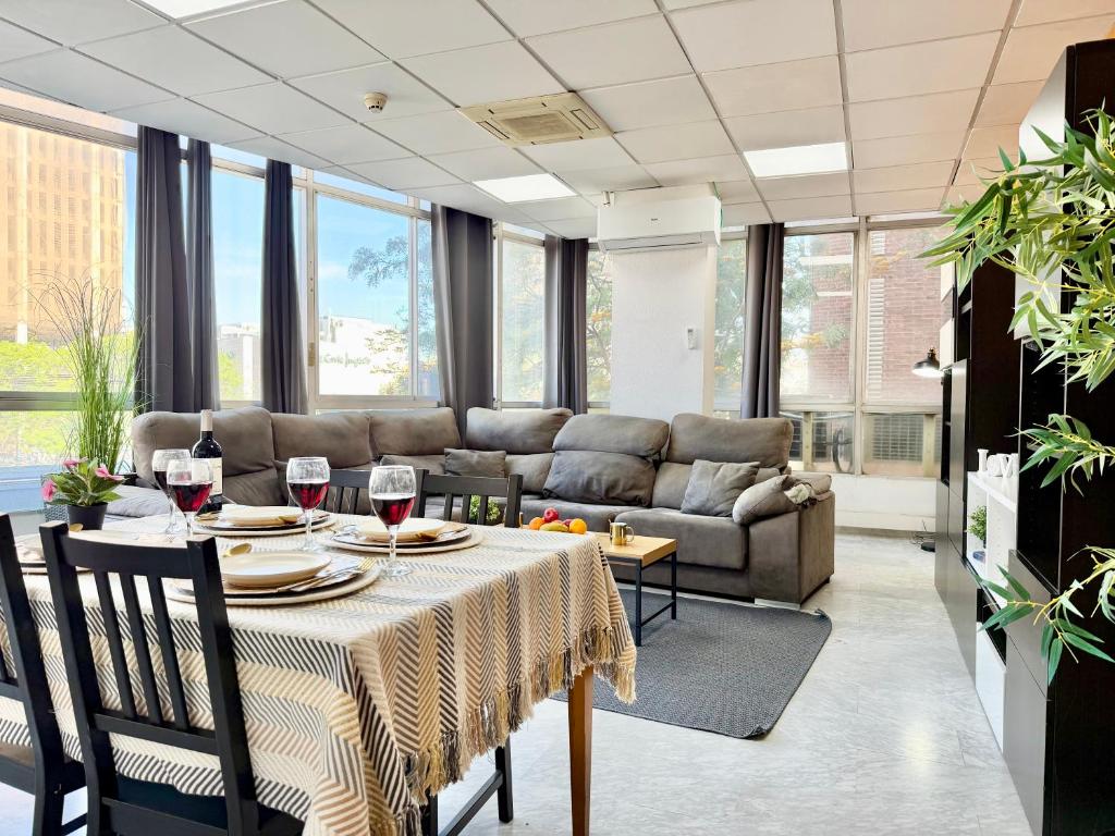 Boutique apartment in the center of Malaga, ideal for groups by Turivida - D