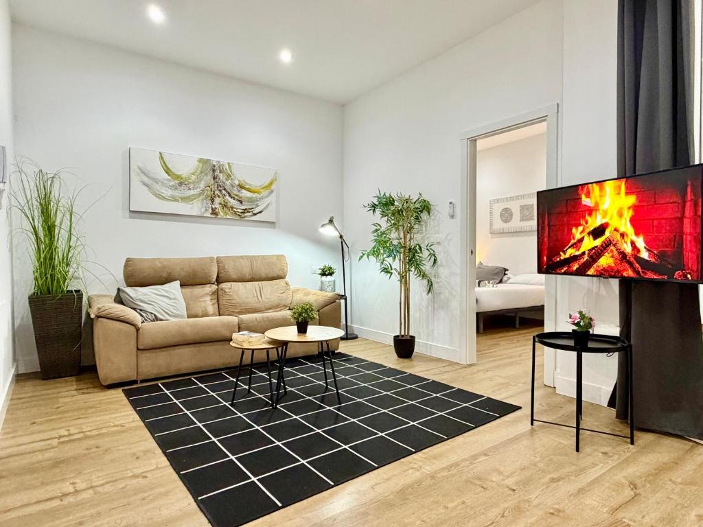 Enjoy Malaga Apartment with Terrace for 4 by turivida