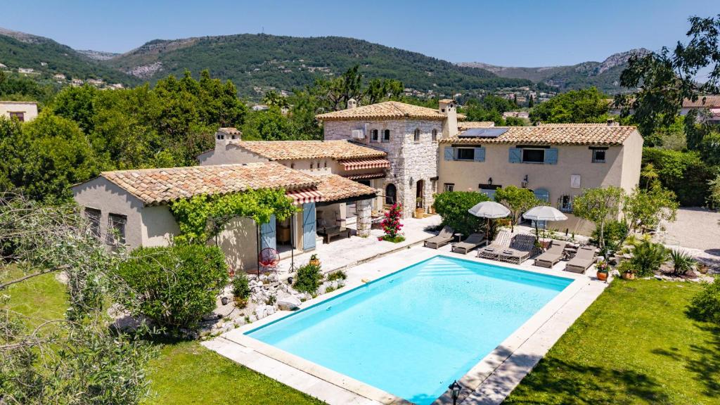 an aerial view of a house with a swimming pool at villa la Sine in Vence