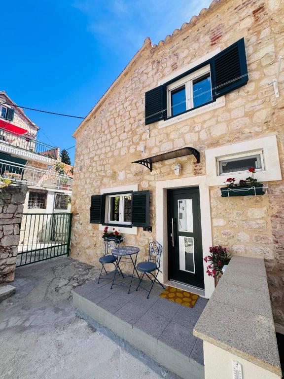 Heritage Stone House Split