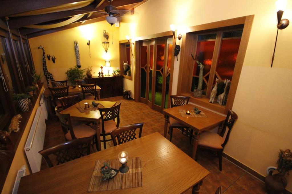 Restaurace v ubytování Hotel Max Inn