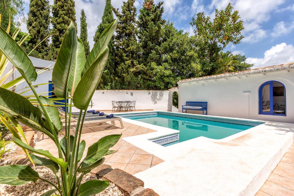 a pool in the backyard of a villa at Dar Almaz in Mijas