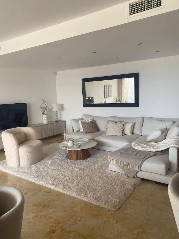 3 Bed Lux Lomas de Los Monteros