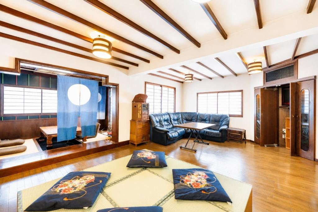 70s JapaneseStyle 2LDK 30 Min Shibuya 50sqm Space