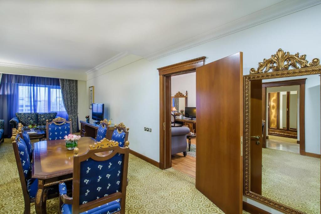 Grand Excelsior Hotel Bur Dubai - Resim 45