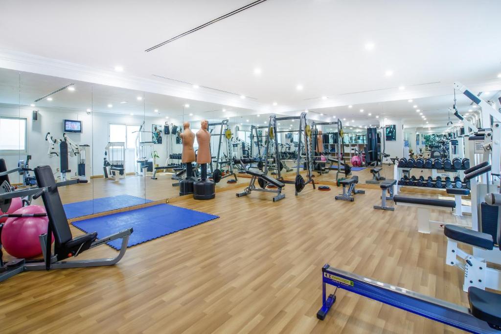 Fitness centrum a/nebo fitness zařízení v ubytování Grand Excelsior Hotel - Bur Dubai
