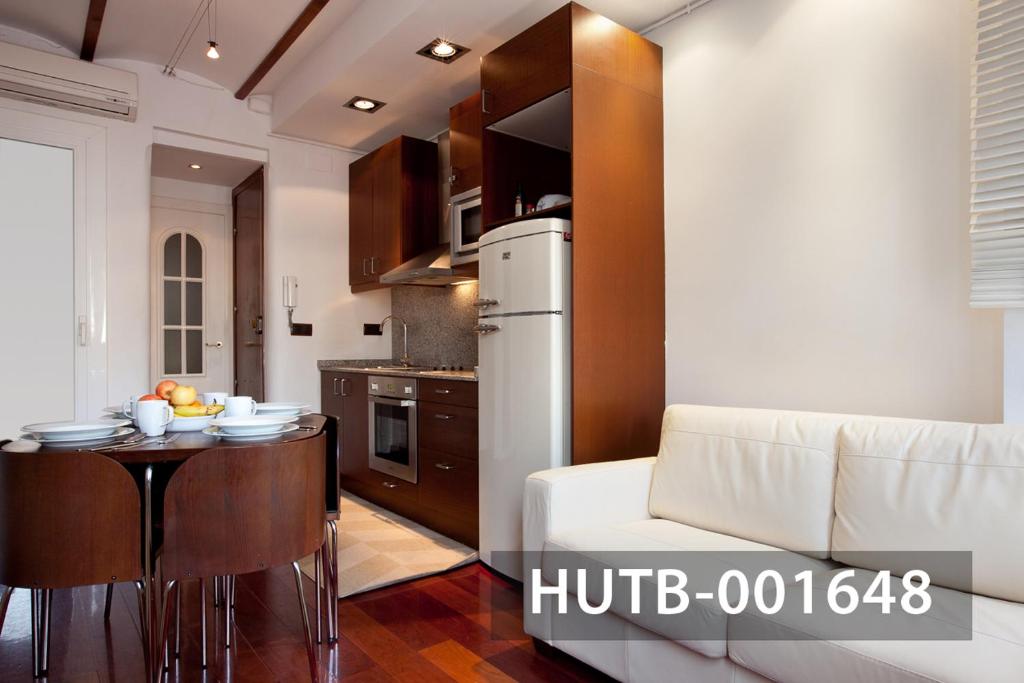 Kuchyň nebo kuchyňský kout v ubytování Ghat Apartment Poble Sec Barcelona
