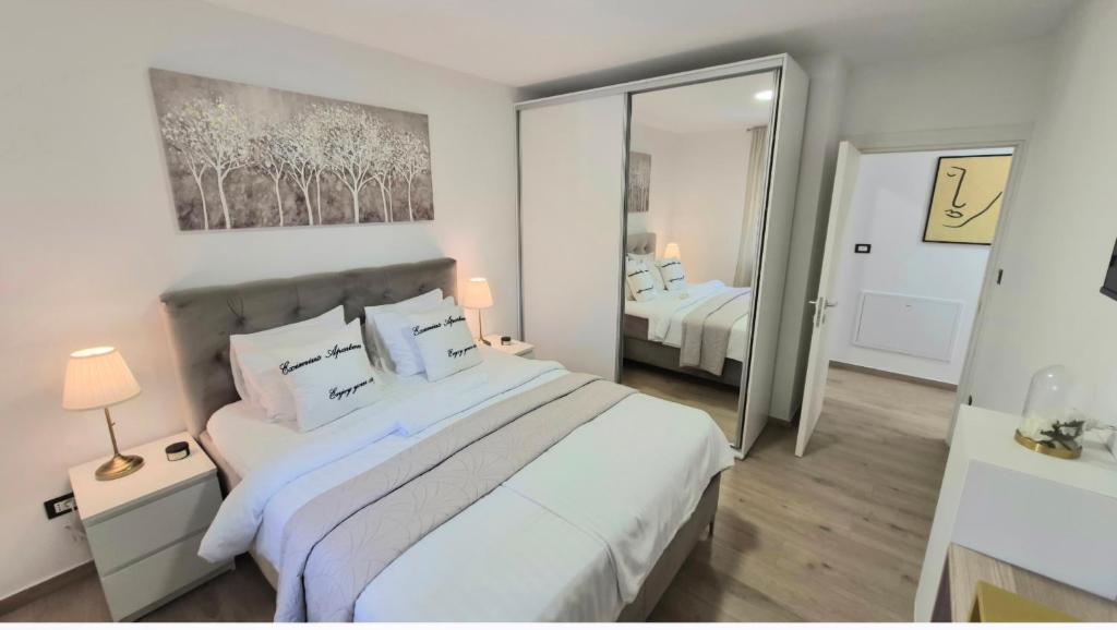 Eximius Apartment