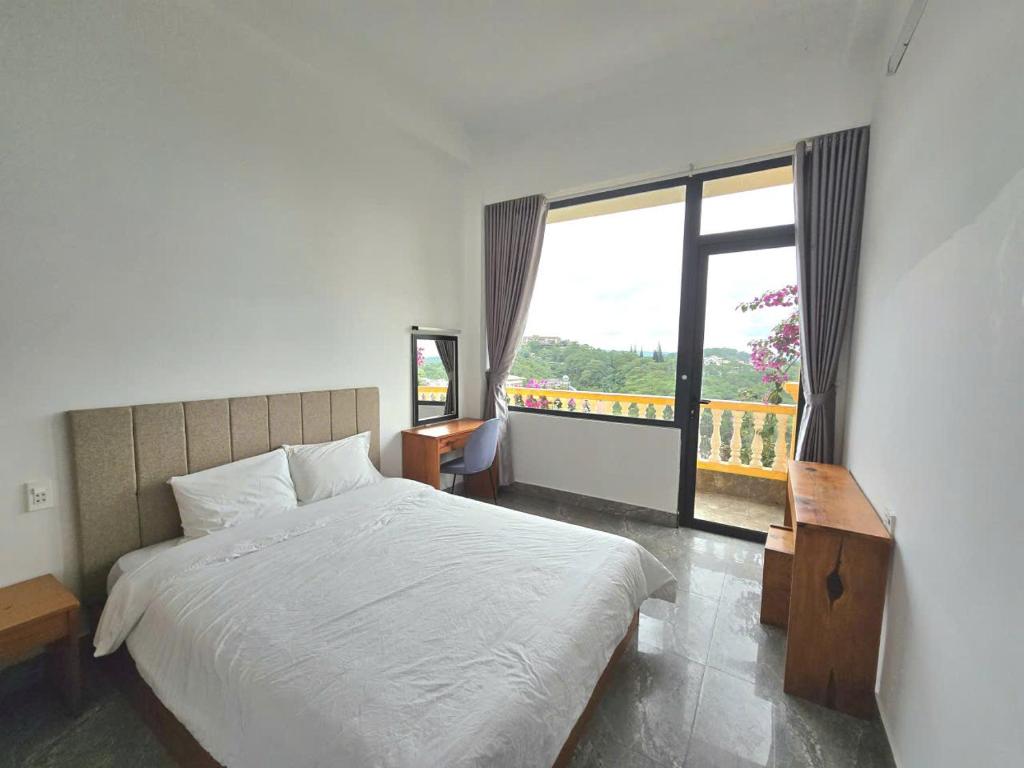 Le Chalet Homestay - 2
