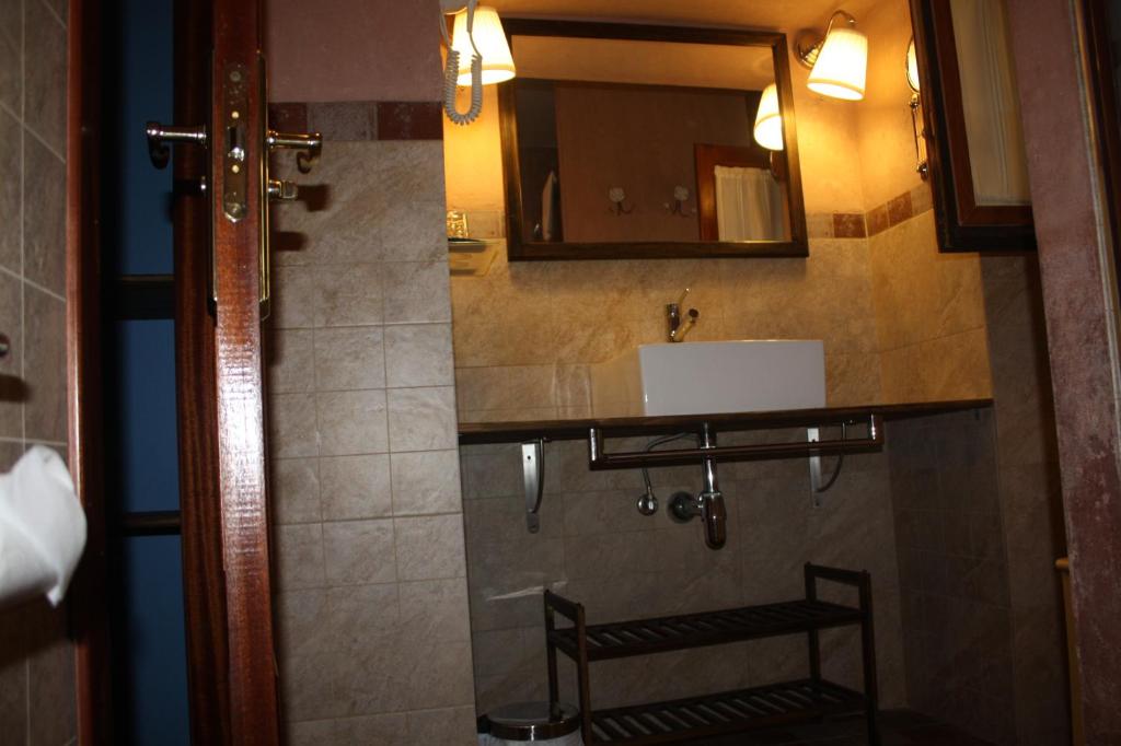 Hotel Mesón del Gallo - Budget Tweepersoonskamer Met 2 Aparte Bedden