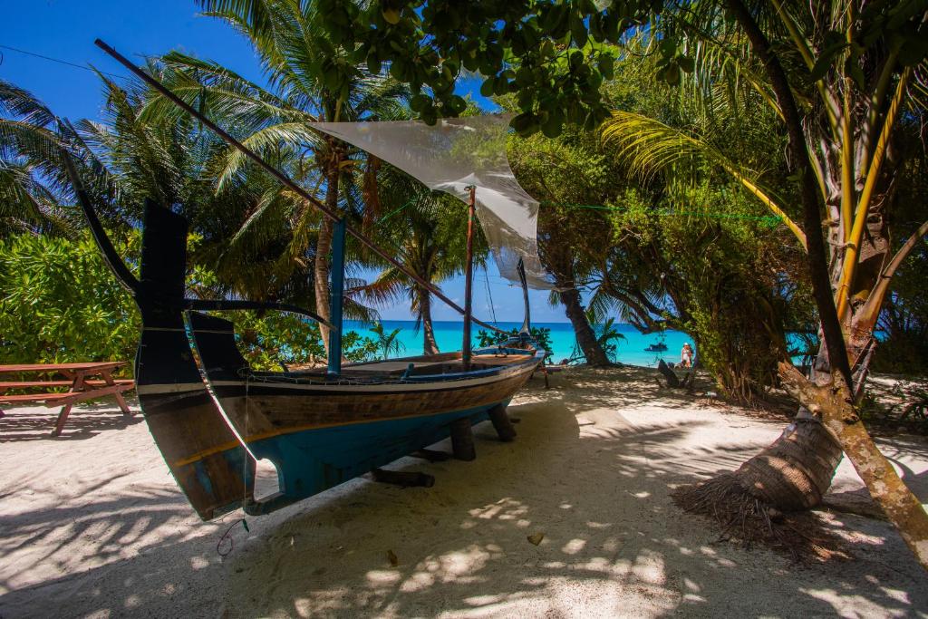 Beach Hot Dhigurah - View 14