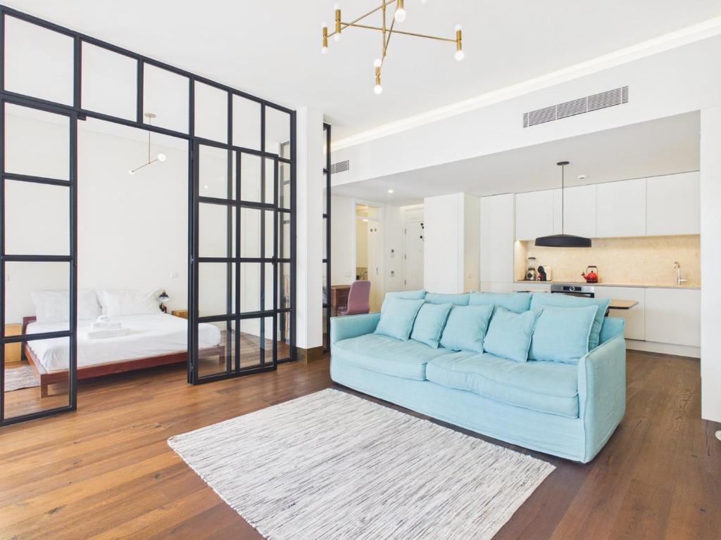 Mouraria Flat · Pool, Gym, Parking, Elevator & A/C | By Airnest