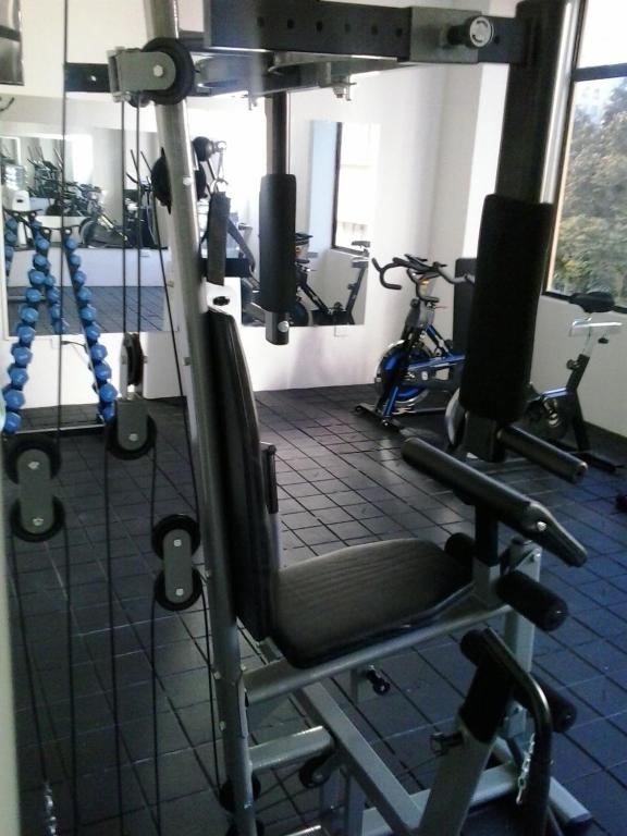 Fitness centrum a/nebo fitness zařízení v ubytování Hotel Pinares Plaza