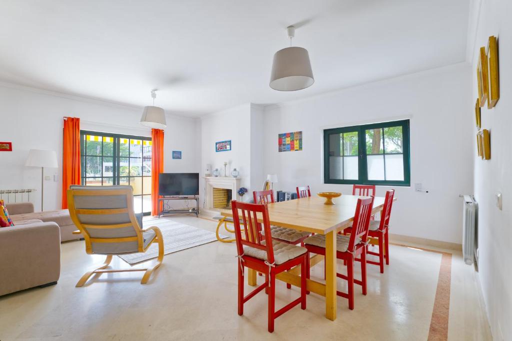 Carcavelos Design Terrace by Hosty