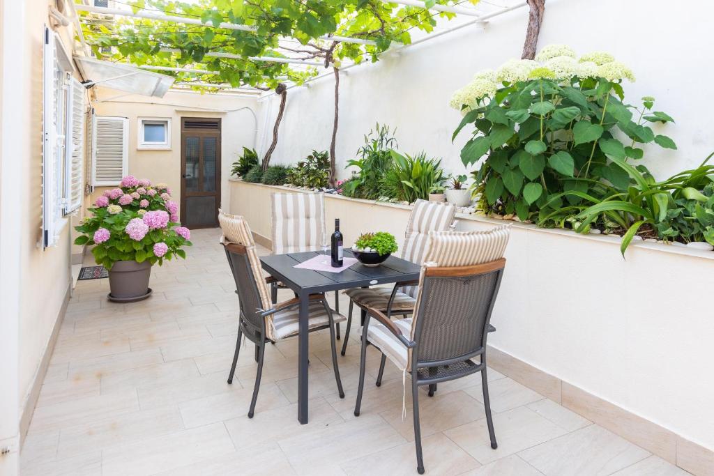 Rooms Batina
