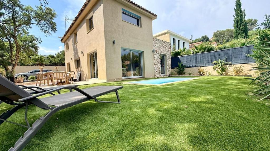 Villa neuve 6 pers - Piscine - Plage à 800 m
